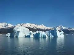 Témpano desprendido del glaciar Perito Moreno.