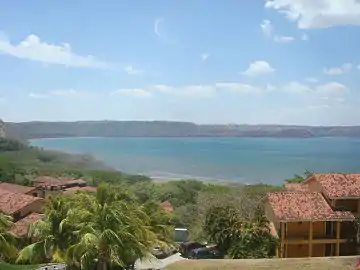 El litoral del golfo de Papagayo cuenta con el desarrollo hotelero más importante de la provincia.