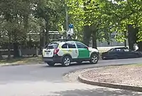 Una camioneta Chevrolet Captiva de Google Street View fotografiando un área del Prado en Montevideo, Uruguay.