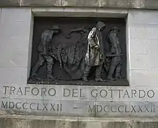 Monumento a trabajadores muertos en túnel ferroviario de San Gotardo.