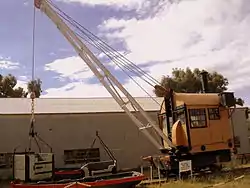 Grúa ferroviaria que realizaba trabajos en el puerto de Caleta Córdova