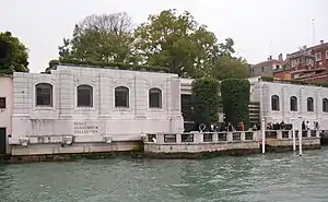 Desde 1924, Nemes era propietario del Palazzo Venier dei Leoni en Venecia.