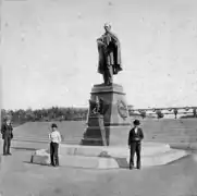 Fotografía antigua (1880) de la estatua de Abraham Lincoln en Prospect Park Plaza, Brooklyn