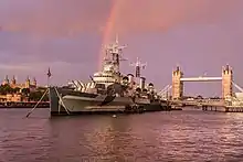 Crucero ligero HMS Belfast, de la Segunda Guerra Mundial, anclado en Londres.