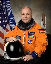 Hans Schlegel fue especialista de misión internacional en la STS-55.