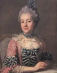 Retrato de Hedvig Charlotta Nordenflycht con vestido rosa y detalles negros y dorados