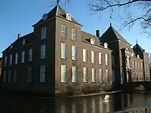 Castillo Heeze. Su construcción comenzó en 1659 bajo la dirección del arquitecto Pieter Post. A finales del siglo XVIII fue propiedad del barón d'Holbach