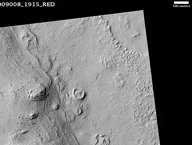 Montículo del cráter Henry (imagen HiRISE).