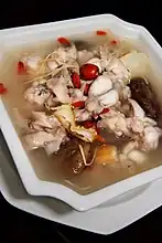 Sopa de ancas de rana a las hierbas estilo Singapur
