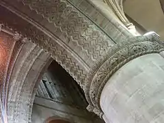 Decoración de pilares y arcos de la catedral de Hereford, Herefordshire.