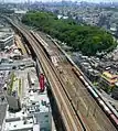 Vista aérea de la estación y el parque Asukayama