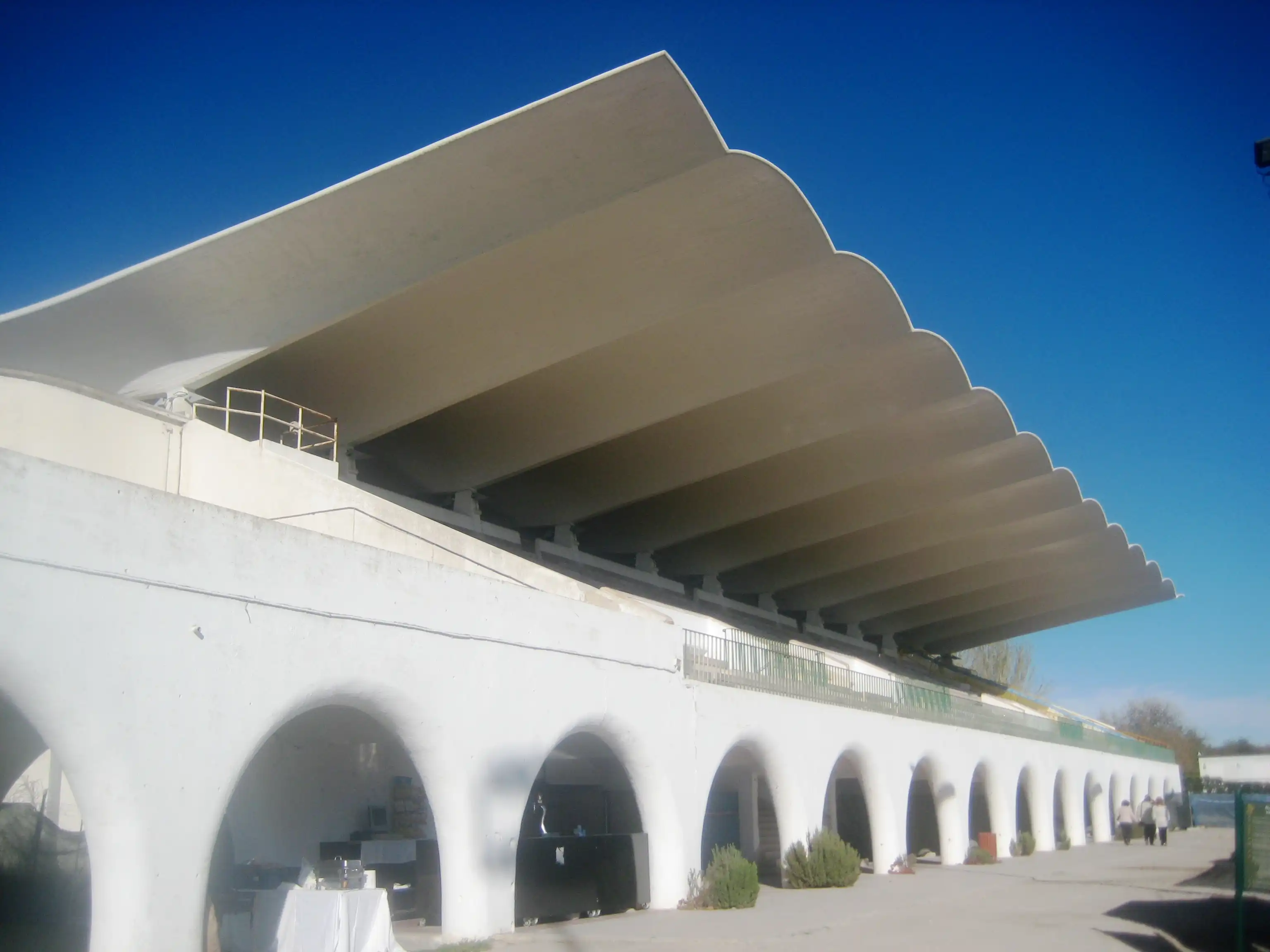 Gradas del hipódromo de la Zarzuela (1931), de Carlos Arniches Moltó, Martín Domínguez Esteban y Eduardo Torroja Miret, Madrid