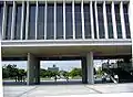 Museo de la Paz de Hiroshima mostrando el eje del cenotafio y un domo dedicado a la bomba "A" (1949).