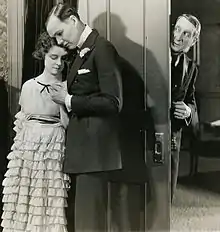 Con Charles Ray (izq.) y Otto Hoffman en Homer Comes Home (1920)