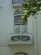 Una ventana del 2.º piso