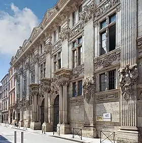 Hôtel de Clary (o hôtel de pierre): fachada en la calle (1611).