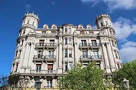 Edificio Chávarri en el número 62