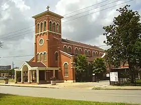 Iglesia Nuestra Señora de Guadalupe en el Segundo Barrio