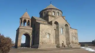 Iglesia de Santa Hripsime (Echmiadzin) (618) ( Patrimonio de la Humanidad   (parte de «Catedral e iglesias de Echmiadzín y sitio arqueológico de Zvartnóts»)  (2000))