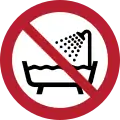 P026 – No usar el dispositivo en una bañera, ducha o depósito de agua