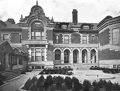 El patio interior, hacia 1903.