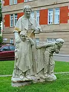 Estatua de Don Bosco en la plaza homónima.