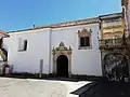 Entrada de la iglesia de Santa Irene (Iría), patrona de Tomar, anexa al antiguo convento levantado junto al lugar donde la joven murió.