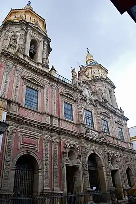 Exterior de la iglesia de San Luis de los Franceses.