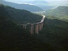 Tramo serrano de la Rodovia dos Imigrantes.