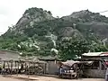 Inselberg visto desde la ruta Parakou-Cotonú, Benín