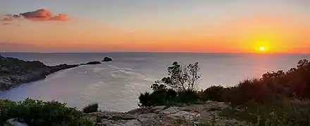 Atardecer de la Reserva Marina El Toro, desde la zona militar de Cala Figuera.