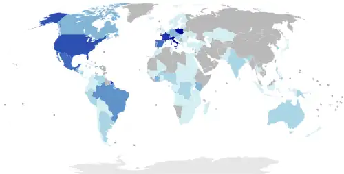 El mapa muestra los países visitados por Juan Pablo II, las diferentes tonalidades de azul indican la cantidad de viajes realizados.