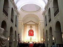 Nave central de la iglesia-