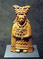 Figura de la isla de Jaina, moldeada, una dama.