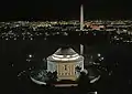 El Monumento a Jefferson por la noche