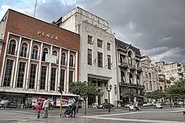 A la Izquierda el "Ex cine Plaza" Tucumán (1946)