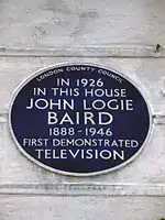 Placa azul en el 22 de Frith Street, Westminster, W1, que conmemora la primera demostración de televisión del inventor escocés John Logie Baird