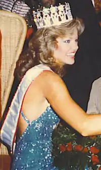 Miss EEUU 1983Julie Hayek, quien compitió como Miss California USA