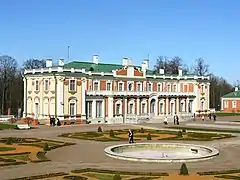 Palacio Kadriorg (1718-1725), en Tallin,  y muy reformado posteriormente