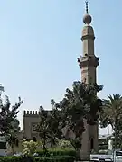 Mezquita de Gezira junto al puente del 6 de Octubre en la isla