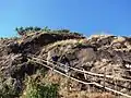 Pasos para alcanzar la cima del Kalasubai.