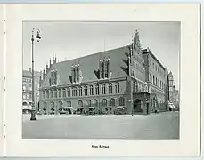 La parte antigua, restaurada en 1900. Al a la derecha el "Dogenpalast", Foto de Karl Friedrich Wunder