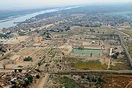 Complejo de los templos de Karnak (construido y reconstruido a lo largo de toda la historia de Egipto).