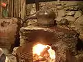 Aparato destilador (kazani) encontrado en la villa de Amiras, Creta.