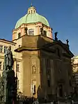 Iglesia de San Francisco Serafín en el casco antiguo de Praga por Jean Baptiste Mathey, 1679-1688.