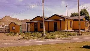 La estación tras una restauración reciente que le devolvió su parecer y la convirtió en una biblioteca. Las vías no pudieron ser salvadas ante la pavimentación del sector.