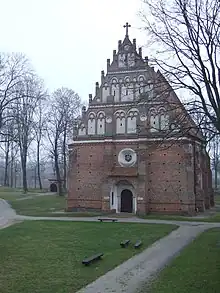 Iglesia del Espíritu Santo, 1530, Kodeń (Polonia, junto al río Bug).