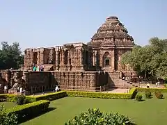 Templo de Suria en Konark, Orissa, construido por el emperador Narasimhadeva I (1238-1264) de la dinastía Ganga oriental, está ahora declarado Patrimonio de la Humanidad por la UNESCO