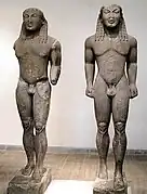 Cleobis y Bitón, ca. 580 a. C. (Museo Arqueológico de Delfos).