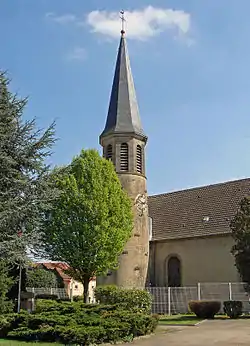 Campanario románico de la iglesia de Farébersviller